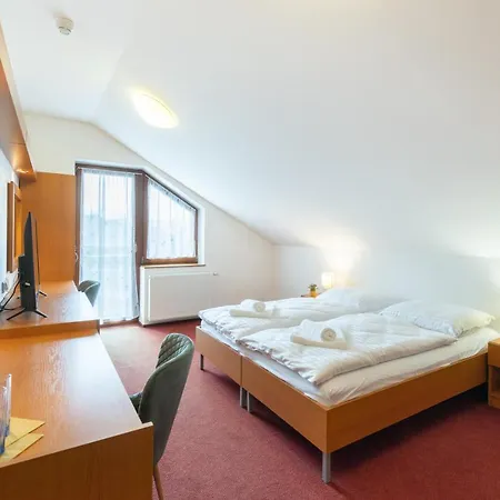 Jas Лугачовице